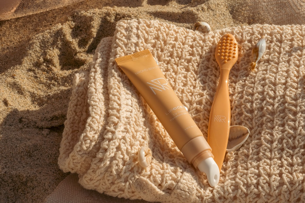 peptide lip treatment with lip ocean and lip scrubber
